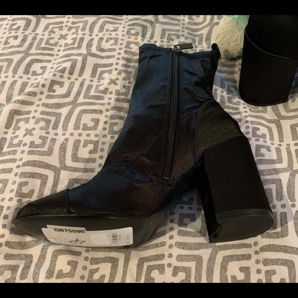NWT Marc Fisher black booties stretch fabric Retail is $179 - Picture 8 of 12